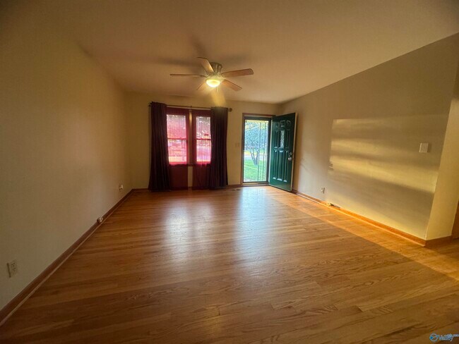 Building Photo - 3009 Fairacres Rd SW