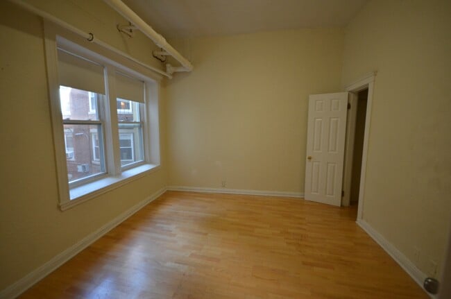 Building Photo - 1709 Commonwealth Ave