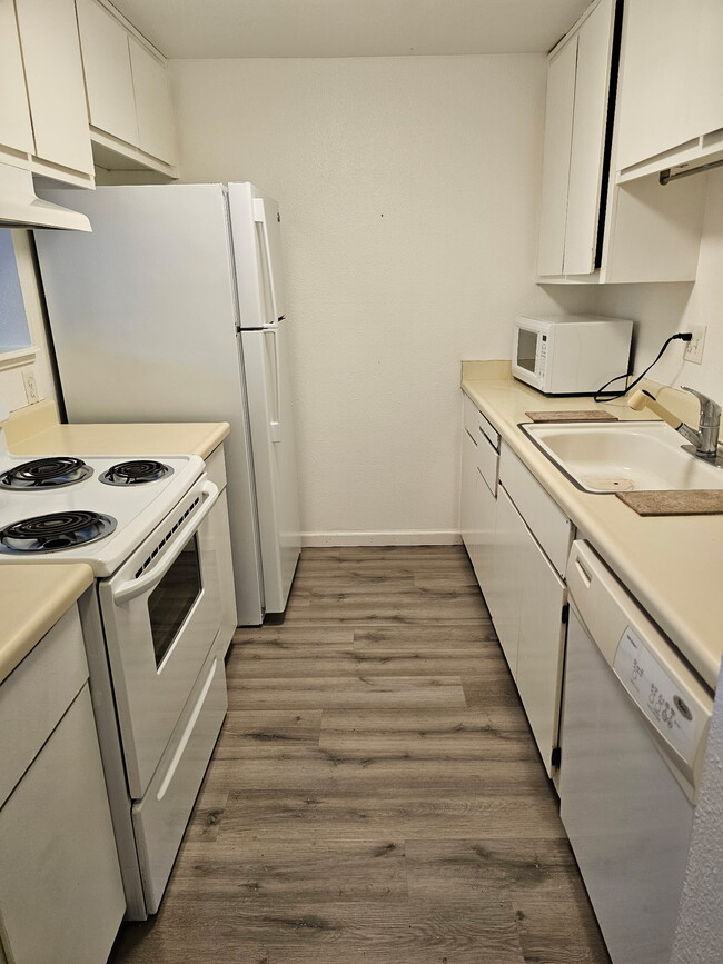 Foto del edificio - 2300 Sycamore Ln