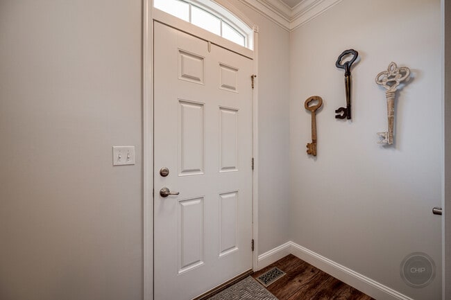 Building Photo - 12919 White Pine Way