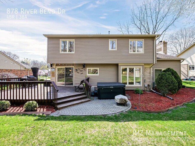 Foto del edificio - 878 River Bend Dr