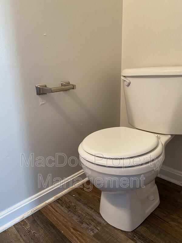 Building Photo - 9609 Coventry Creek Dr