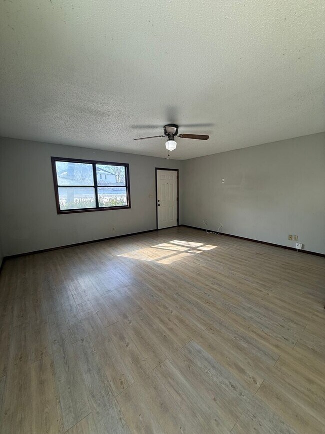 Foto del edificio - Available Now 2 bedroom 2 bath duplex!