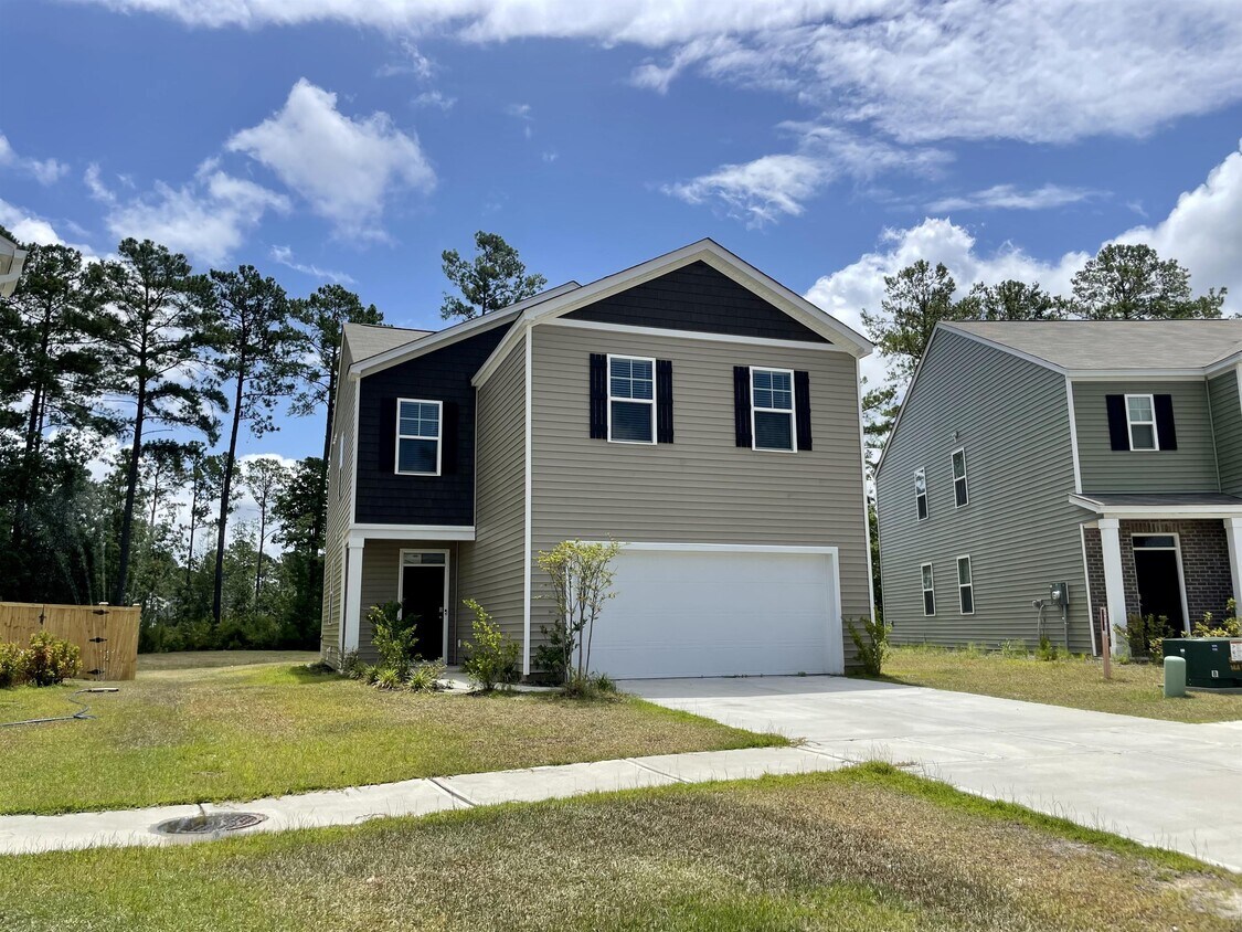 Foto principal - 661 Silver Spruce St