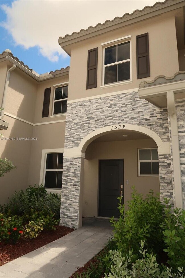 Foto del edificio - 1529 SE 27th Rd