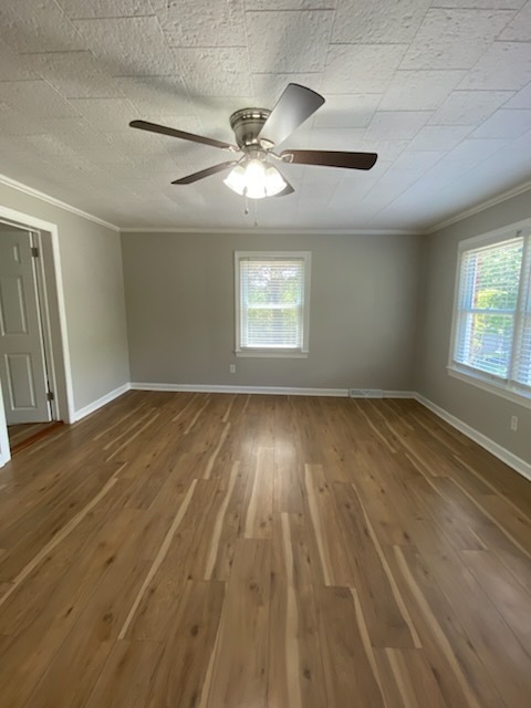 Building Photo - 3 Bedroom, 2 bath Home