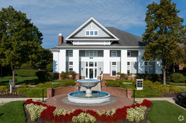 Building Photo - The Apartments at Cambridge Court