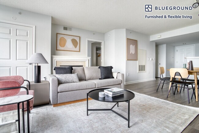 Building Photo - 901 N Pollard St