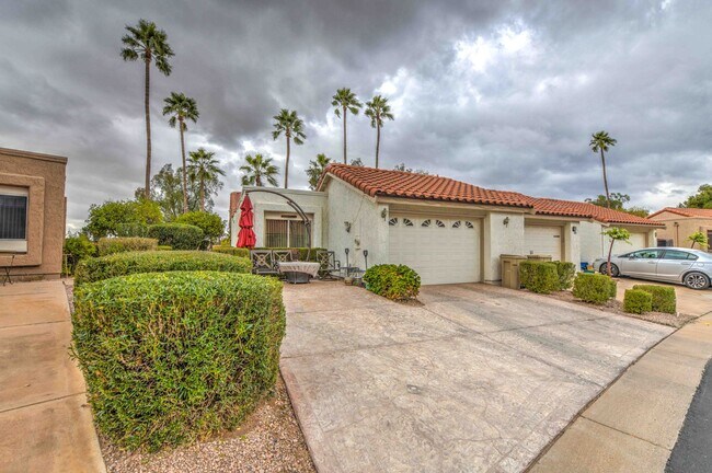 Foto del edificio - Perfect home for enjoying your winter in Arizona.  2 bed 2 bath on the 14th fairway of Heron Lake...
