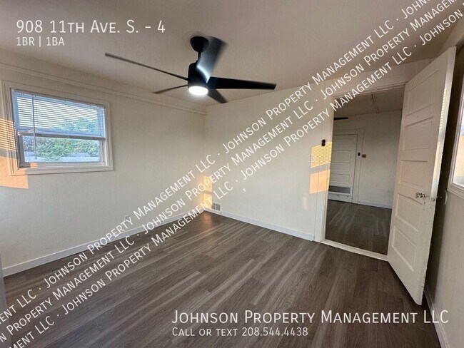 Foto del edificio - 908 11th Ave S