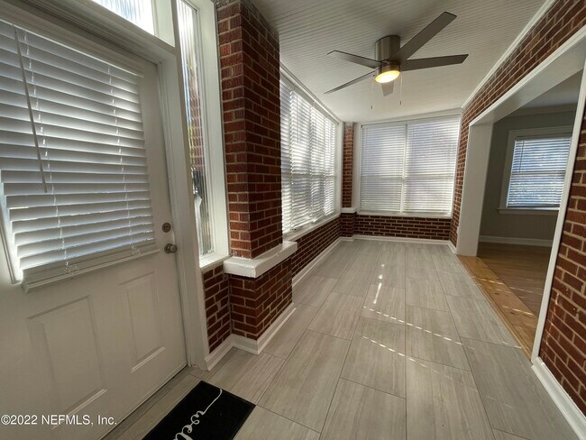 Foto del edificio - 3955 Herschel St