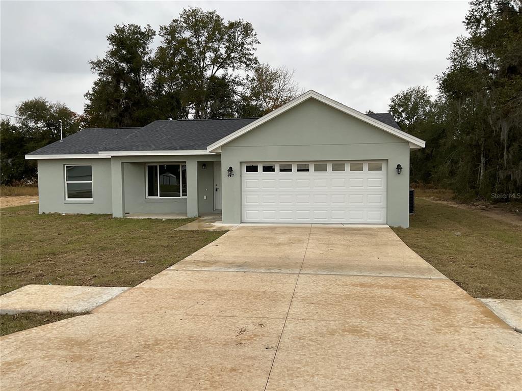 417 Malauka Loop, Ocklawaha, FL 32179 House Rental in Ocklawaha, FL