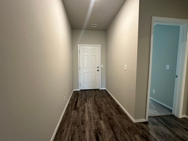 Foto del edificio - Quiet cul-da-sack - 3 bed 2 bath 2 car garage