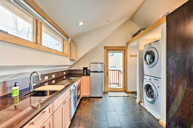 Foto del edificio - 2329 Pine St