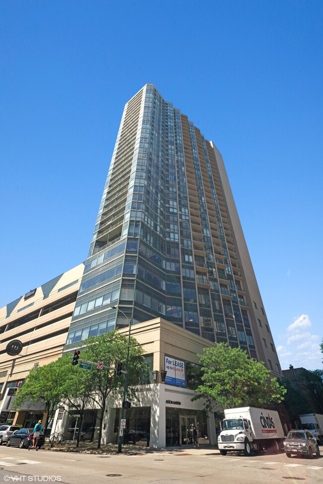 Building Photo - 111 W Maple St