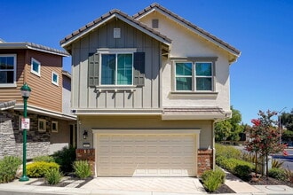 Building Photo - 3893 Villa Vista Pl