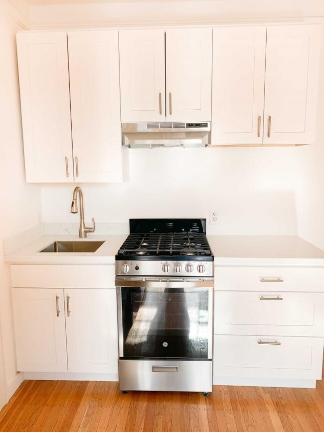 Building Photo - 1 bedroom in San Francisco CA 94109
