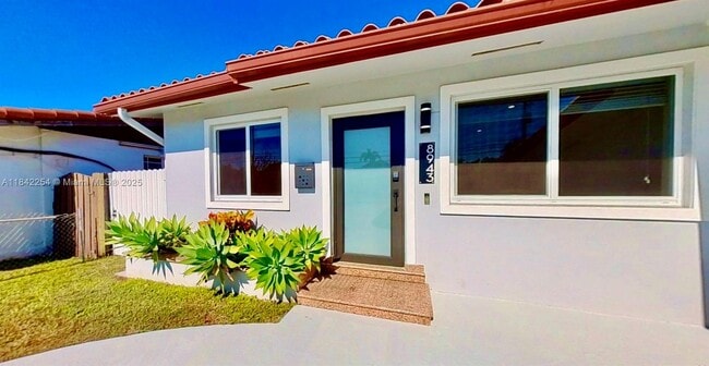 Building Photo - 8943 SW 25th St