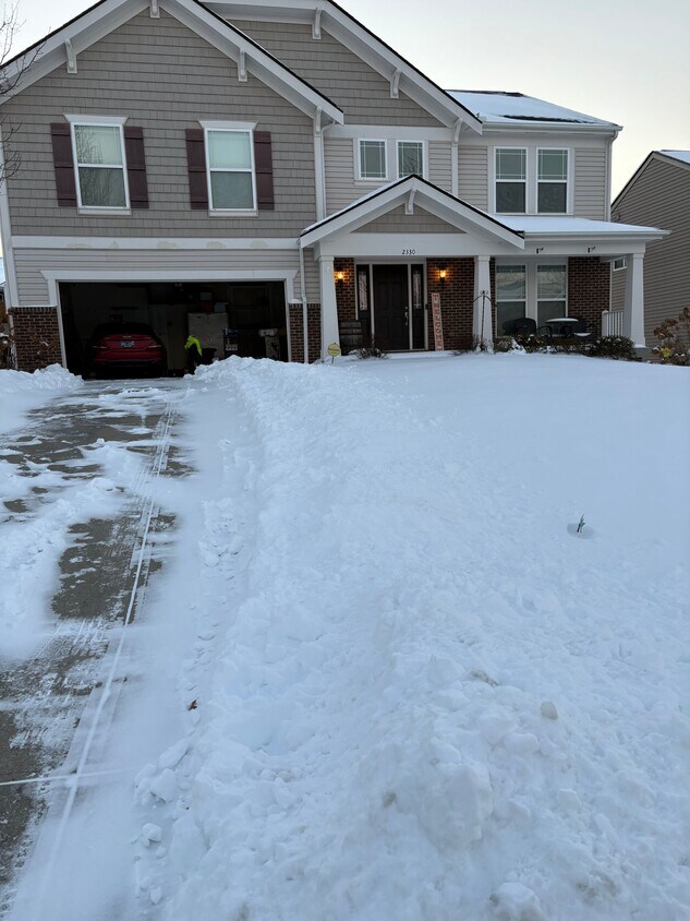 Foto del edificio - 2330 Treetop Ln