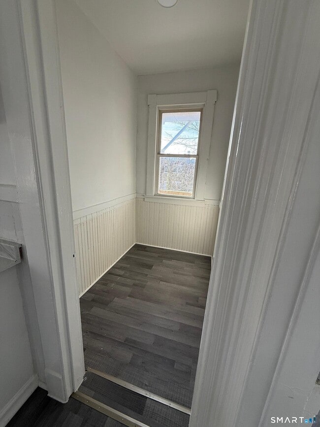 Building Photo - 64 Irion St