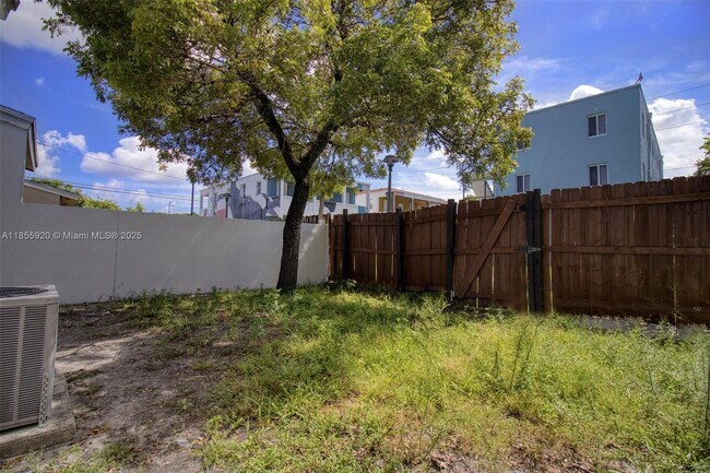 Foto del edificio - 1806 NW 1st Ave
