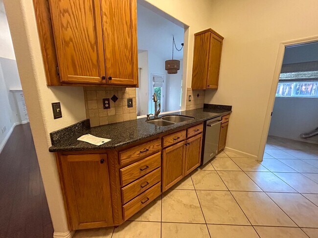 Foto del edificio - 3 Bedroom Home for Rent in Chico CA | Garage, Private Yard, Central HVAC