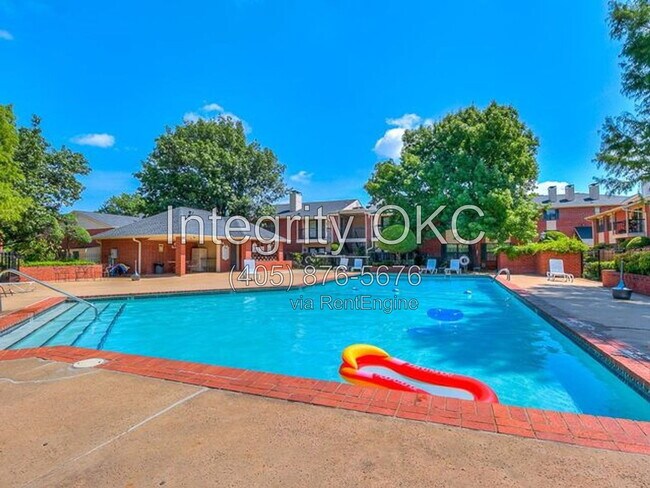 Building Photo - 4400 Hemingway Dr