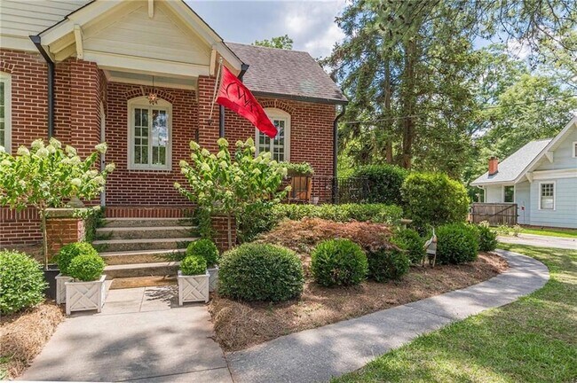 Foto del edificio - 1878 Cambridge Ave