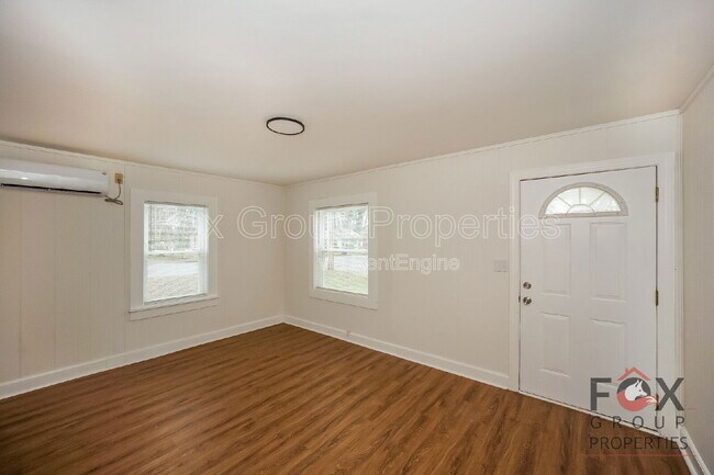 Building Photo - 502 Hickory Ave