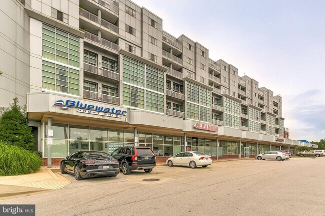 Building Photo - 2702 Lighthouse Point E