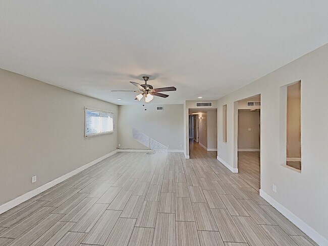 Building Photo - 3321 S Terrace Rd