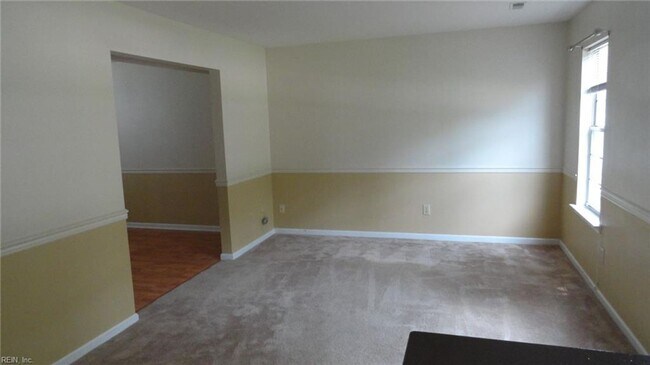 Foto del edificio - 525 Great Park Dr