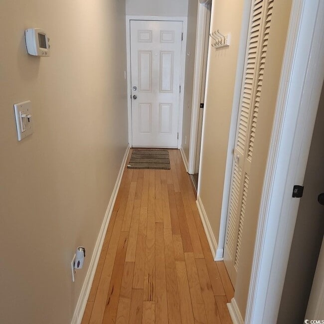 Foto del edificio - 1300 Deer Creek Rd