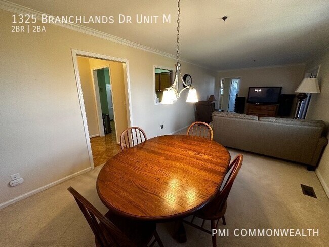 Foto del edificio - 1325 Branchlands Dr