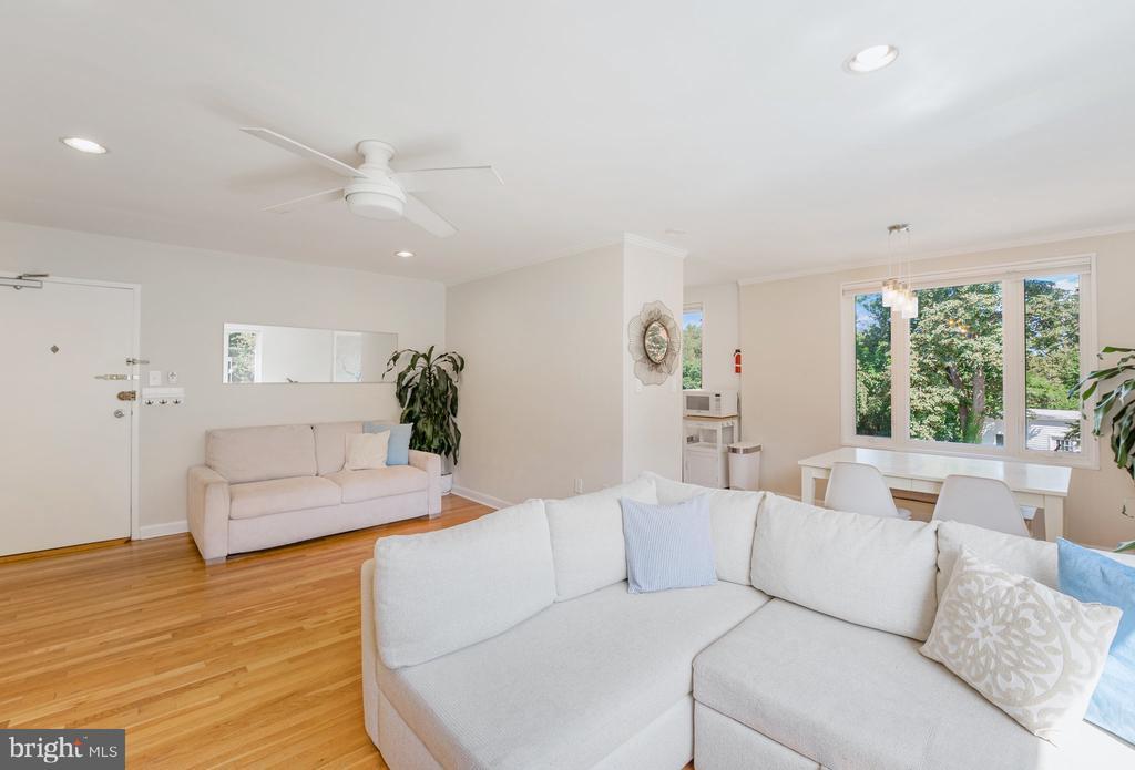 Foto principal - 2400 41st St NW