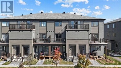 Building Photo - 561 Entourage Private