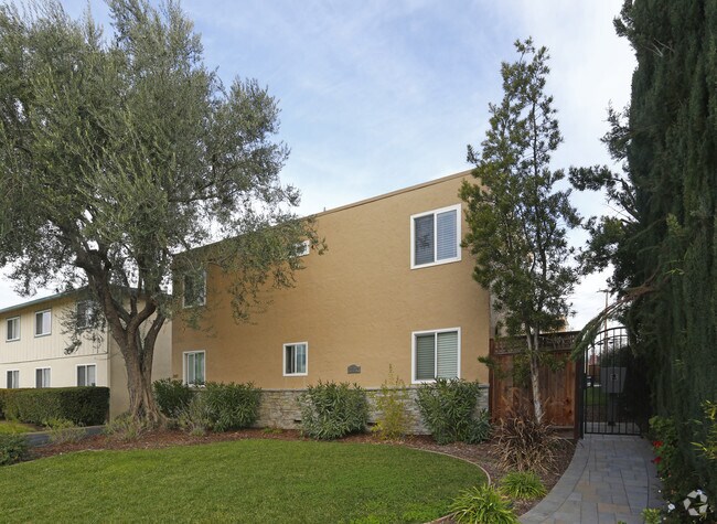 Building Photo - 2327 Pruneridge Ave