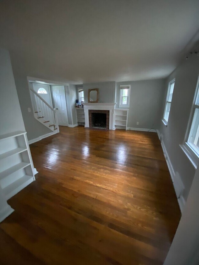 2 br, 1 bath House 88 East Burnham Street House for Rent in Hartford, CT