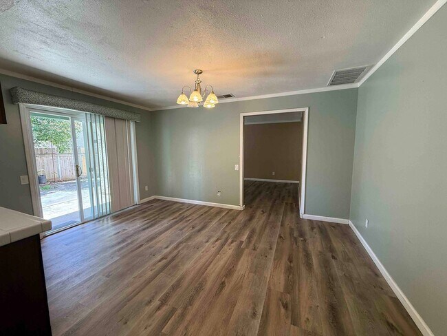 Foto del edificio - Great 3 Bedroom 2 Bath Home in Rancho Cordova