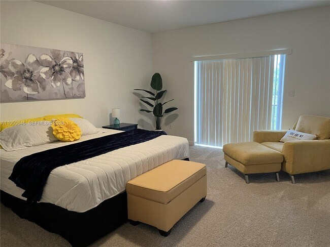 Foto del edificio - 784 SE 19th St