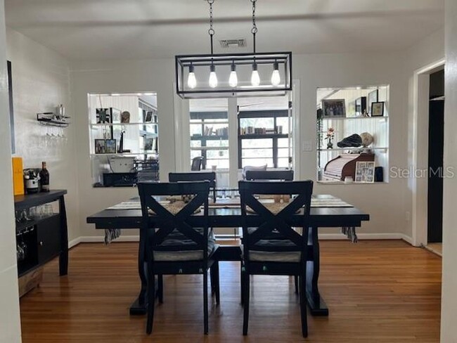 Foto del edificio - 700 N Carpenter Ave