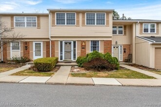 Building Photo - 1613 Brentwood