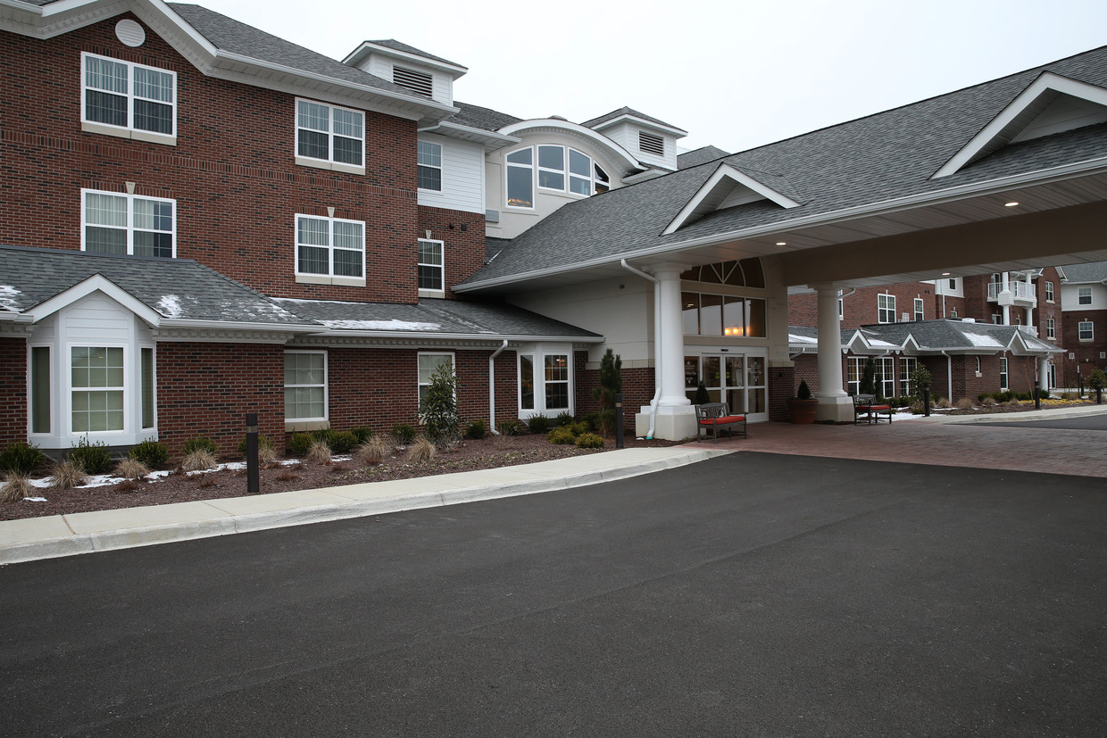 Foto principal - Village Crossing Retirement Community