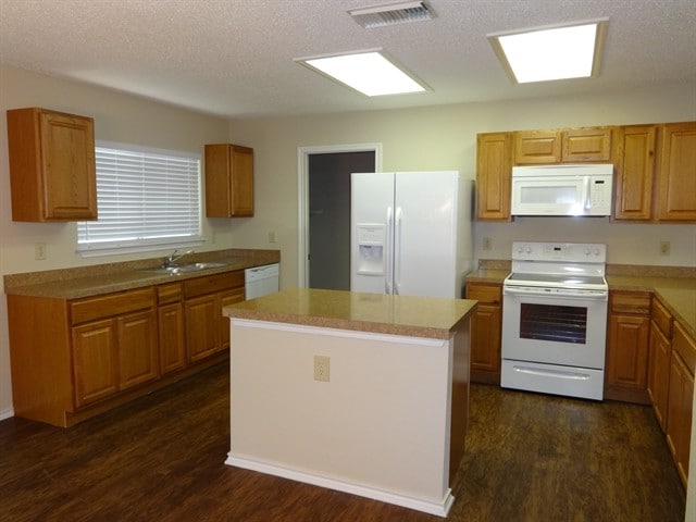 Foto del edificio - 9307 Sunlit Pt