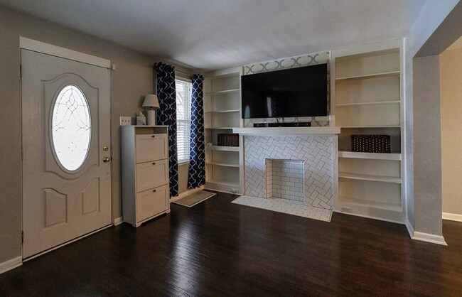 Building Photo - 742 Gallion Ave