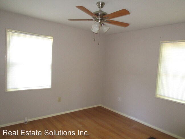 Building Photo - 4 br, 2 bath House - 3025 Oak Forest Drive