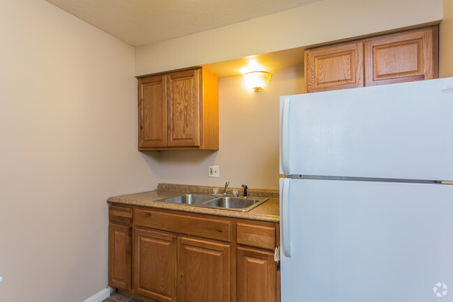 2BR, 1BA - Oak Glen Apartments