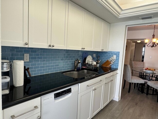 Foto del edificio - 3051 NE 47th Ct