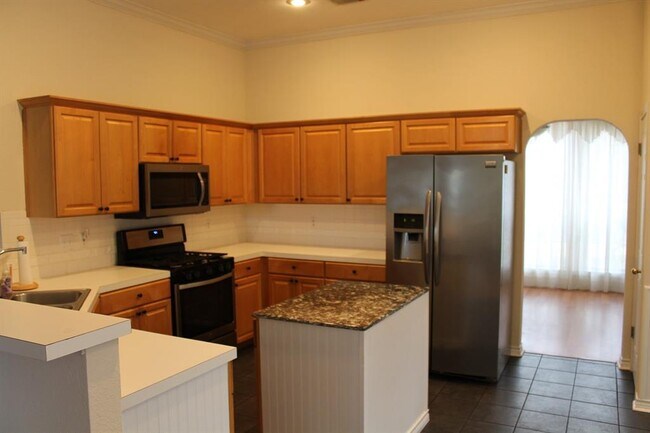 Building Photo - 118 Pecan Vista Ln