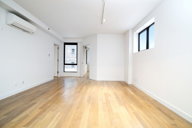 Building Photo - 100 Ainslie St